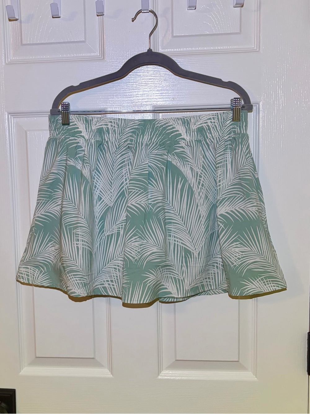 Tommy Bahama Mint Green Palm Print Athletic, Golf or Tennis Skort. XL